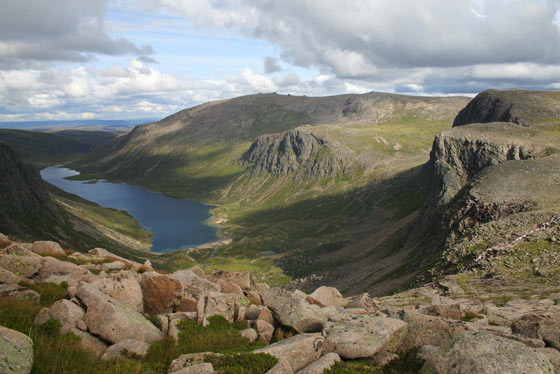 Top 5 Walking Routes in the Cairngorms: Fiacaill of Coire an Lochain ...