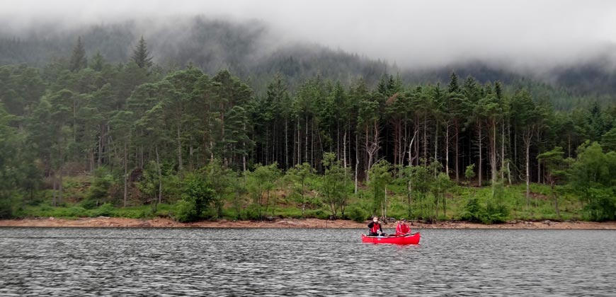 Family Canoeing the Great Glen